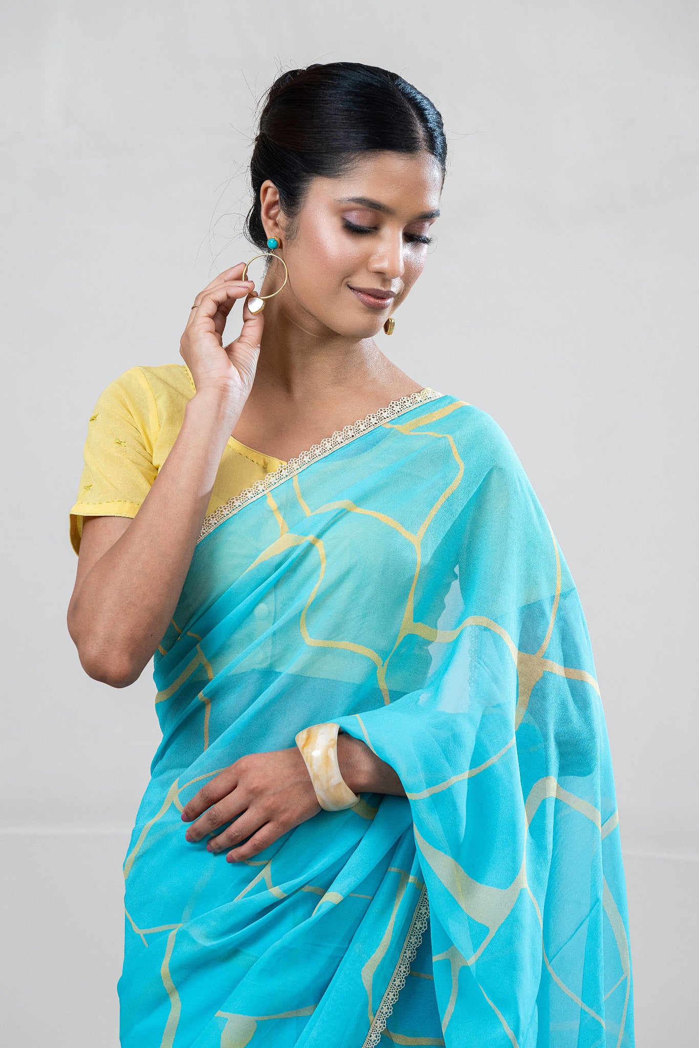 Turquoise Blue, Yellow Kintsugi Print Georgette Saree