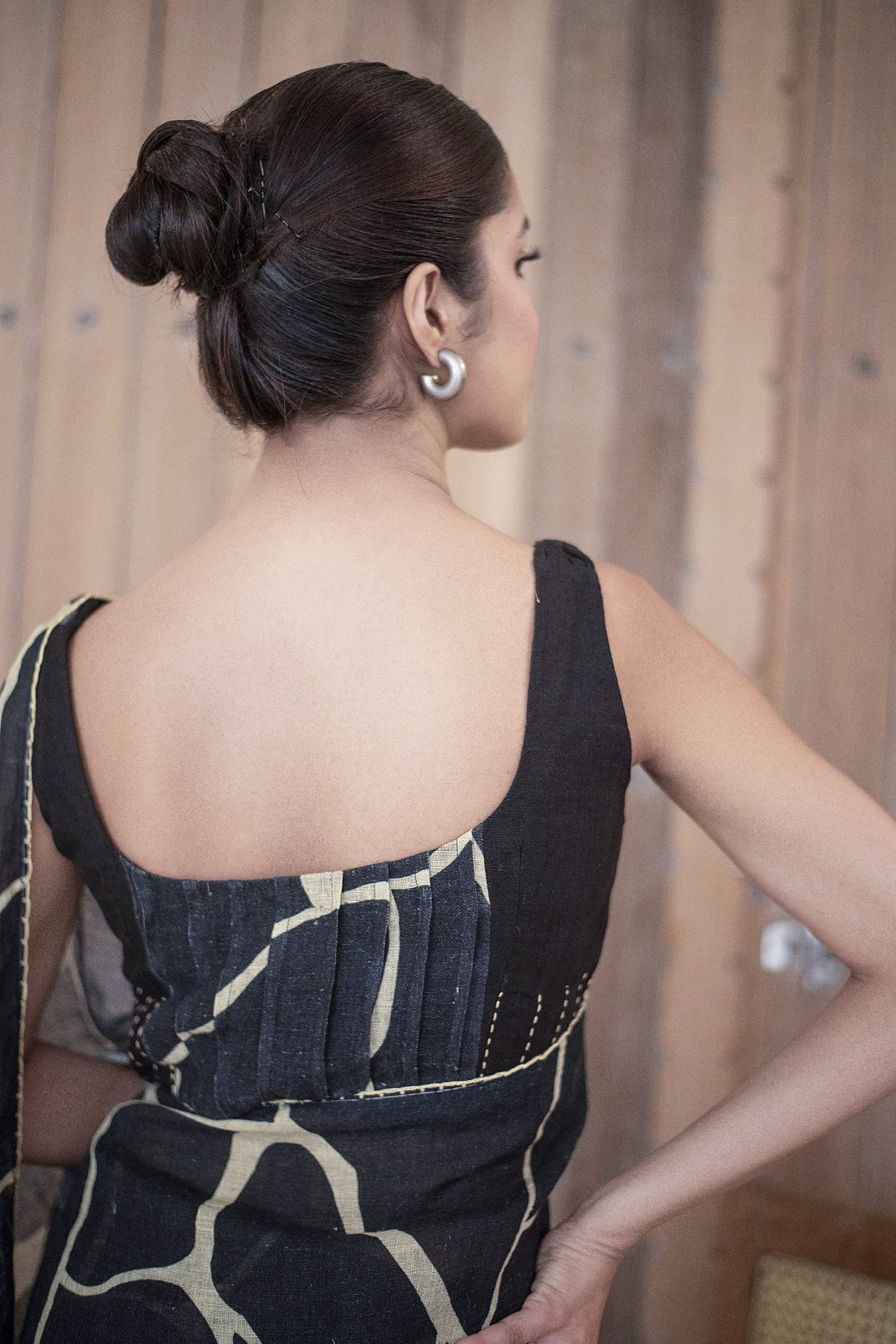 Black Kintsugi Yellow Print Gauze linen sleeveless blouse